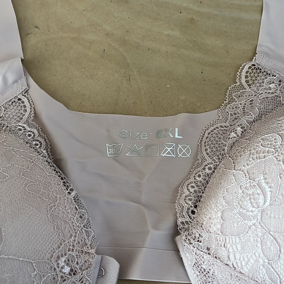 Bras - Picture 3 of 5